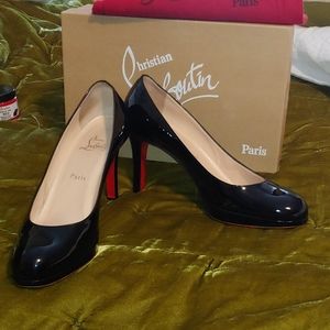 Christian Louboutin Black Patent Pump 39.5